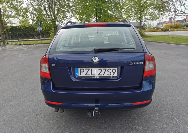 Skoda Octavia cena 17499 przebieg: 305000, rok produkcji 2010 z Złotów małe 407